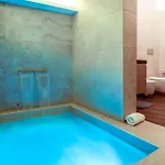 Luxuite Con Piscina E Sauna O Con Jacuzzi E Doccia Emozionale *