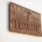 Villa Luxuite Con Piscina E Sauna O Con Jacuzzi E Doccia Emozionale *