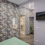 Luxuite Con Piscina E Sauna O Con Jacuzzi E Doccia Emozionale Alberobello