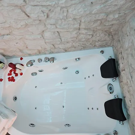 Luxuite Con Piscina E Sauna O Con Jacuzzi E Doccia Emozionale *