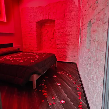 Luxuite Con Piscina E Sauna O Con Jacuzzi E Doccia Emozionale * Alberobello