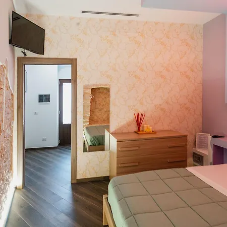 Luxuite Con Piscina O Jacuzzi Альберобелло