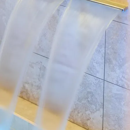 Luxuite Con Piscina O Jacuzzi Вилла