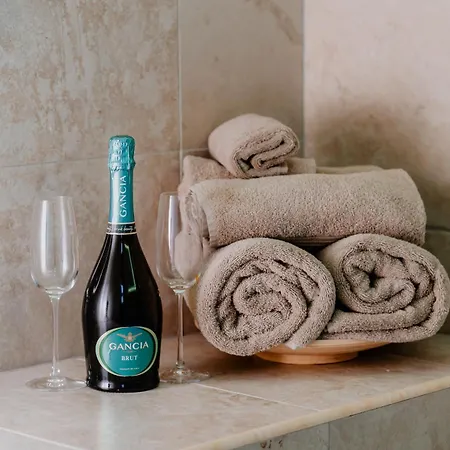 Willa Luxuite Con Piscina E Sauna O Con Jacuzzi E Doccia Emozionale Alberobello