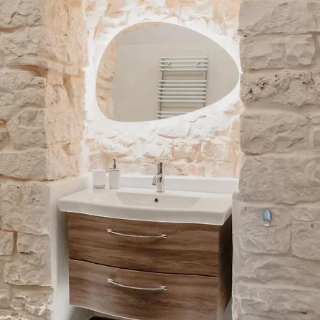 Luxuite Con Piscina O Jacuzzi * Альберобелло