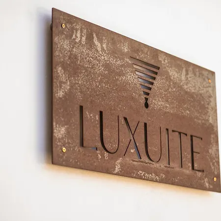 Вилла Luxuite Con Piscina O Jacuzzi *