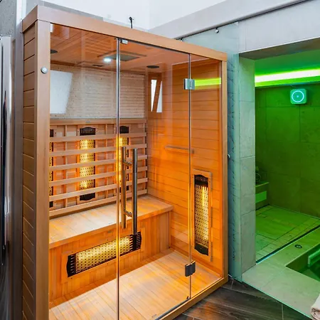 Luxuite Con Piscina O Jacuzzi Вилла