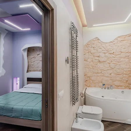 Luxuite Con Piscina O Jacuzzi * Альберобелло