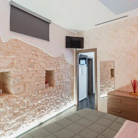 Luxuite Con Piscina O Jacuzzi Вилла