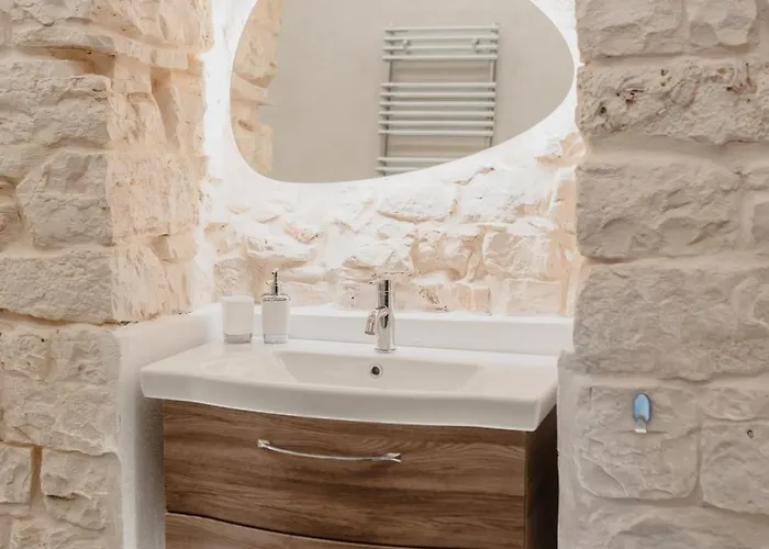 Luxuite Con Piscina O Jacuzzi * Alberobello