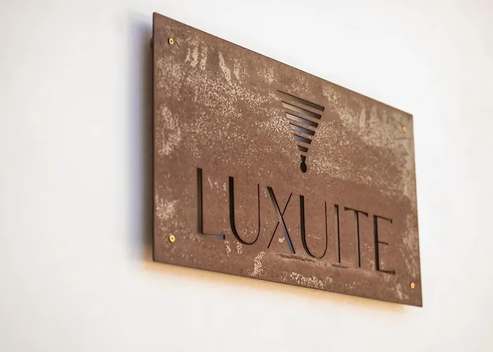 Villa Luxuite Con Piscina O Jacuzzi *