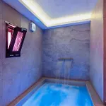 Luxuite Con Piscina E Sauna O Con Jacuzzi E Doccia Emozionale