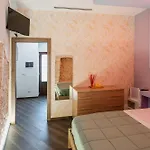 Luxuite Con Piscina E Sauna O Con Jacuzzi E Doccia Emozionale Alberobello