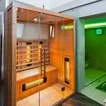 Luxuite Con Piscina E Sauna O Con Jacuzzi E Doccia Emozionale Vila