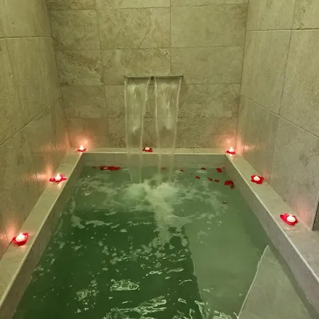 Luxuite Con Piscina E Sauna O Con Jacuzzi E Doccia Emozionale * Αλμπερομπέλο