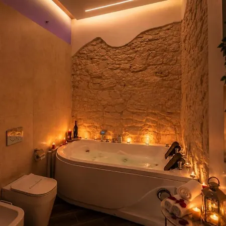 Luxuite Con Piscina E Sauna O Con Jacuzzi E Doccia Emozionale * Αλμπερομπέλο