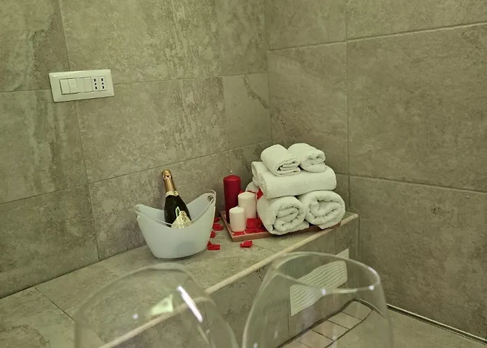 Villa Luxuite Con Piscina E Sauna O Con Jacuzzi E Doccia Emozionale