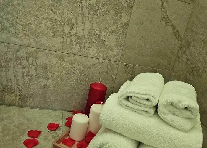 Luxuite Con Piscina E Sauna O Con Jacuzzi E Doccia Emozionale Alberobello