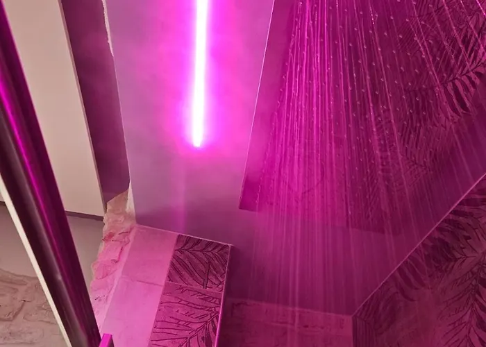 Villa Luxuite Con Piscina E Sauna O Con Jacuzzi E Doccia Emozionale *