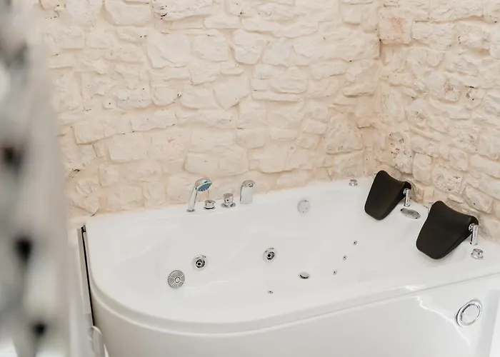 Villa Luxuite Con Piscina E Sauna O Con Jacuzzi E Doccia Emozionale *