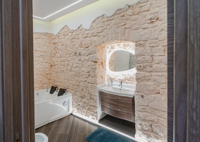 Luxuite Con Piscina E Sauna O Con Jacuzzi E Doccia Emozionale