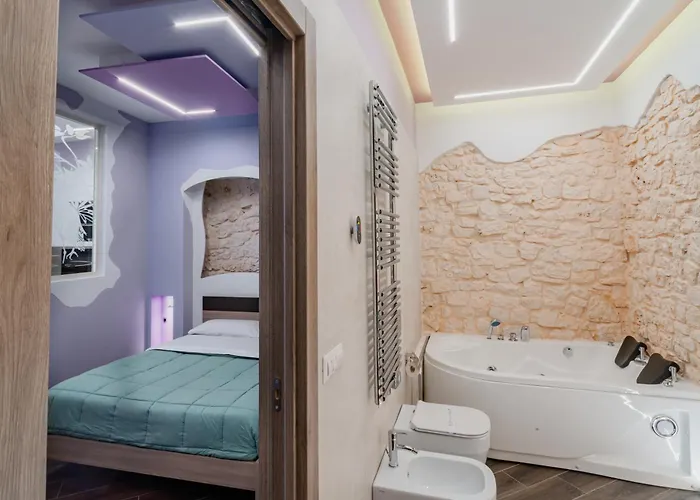 Luxuite Con Piscina E Sauna O Con Jacuzzi E Doccia Emozionale * Alberobello