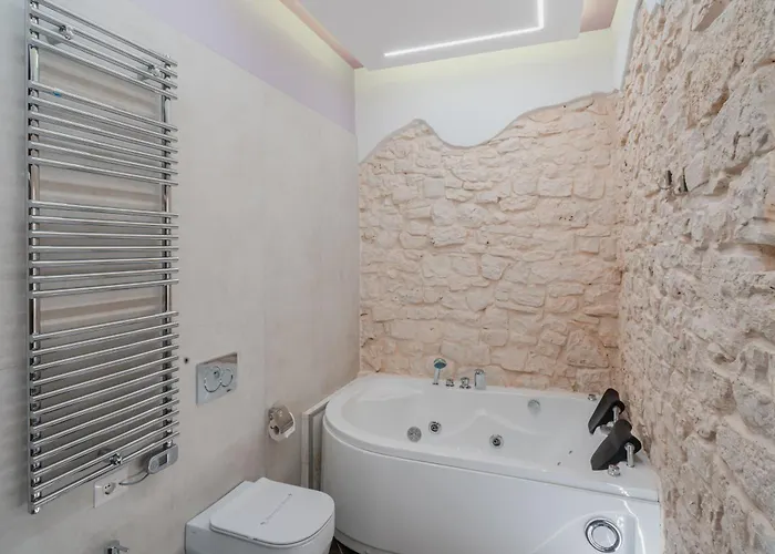 Luxuite Con Piscina E Sauna O Con Jacuzzi E Doccia Emozionale
