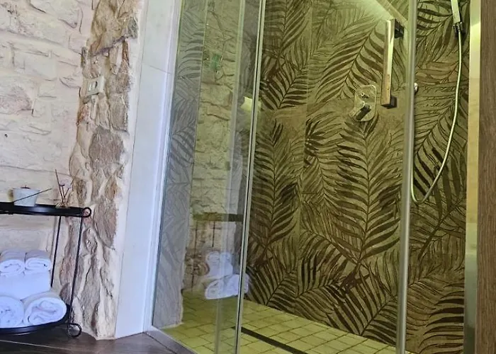 Luxuite Con Piscina E Sauna O Con Jacuzzi E Doccia Emozionale Alberobello